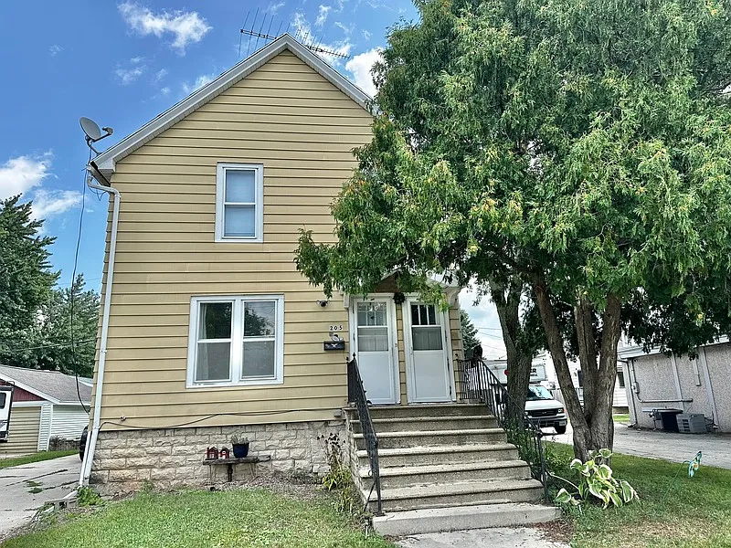 1 bed, 1.0 bath, $725 — Photo 2
