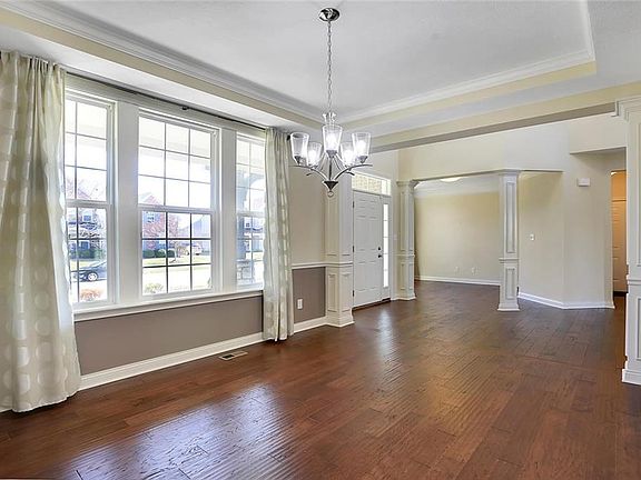 5th image of 2534 Heathermoor Park Dr S