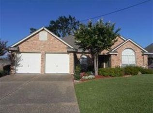 106 Mockingbird Ln, Bridge City, TX 77611