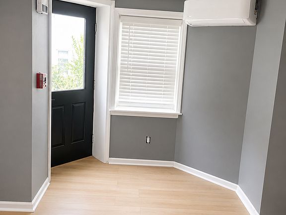 4th image of 101 Fairview St #B