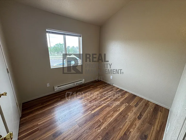 1717 Oakshire Ln #D — Photo 9