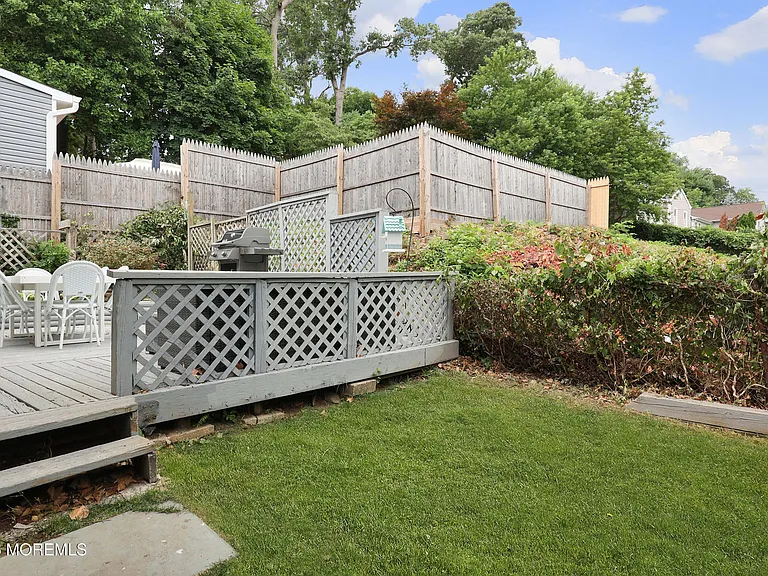 210 Linden Ave — Photo 18