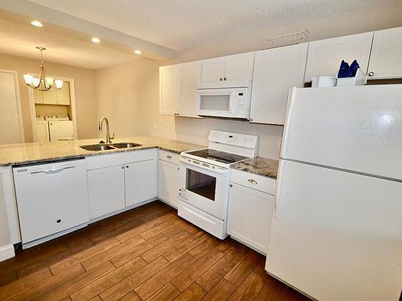4th image of 23 Bedford Ct APT B