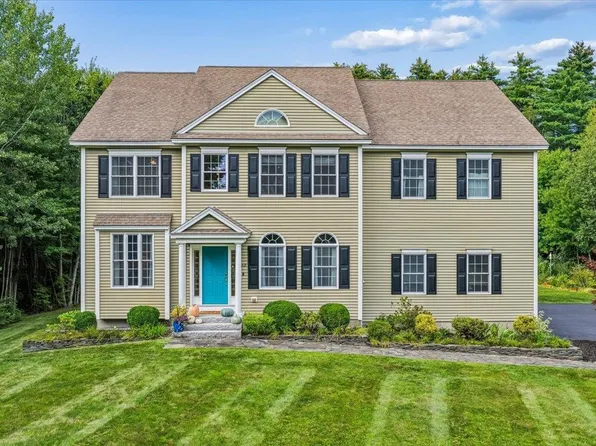 35 Long Meadow Farm Drive, Epping, NH 03042