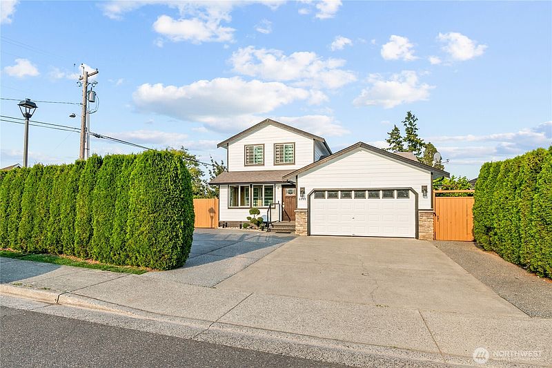 2nd image of 6098 Pacific Heights Drive
