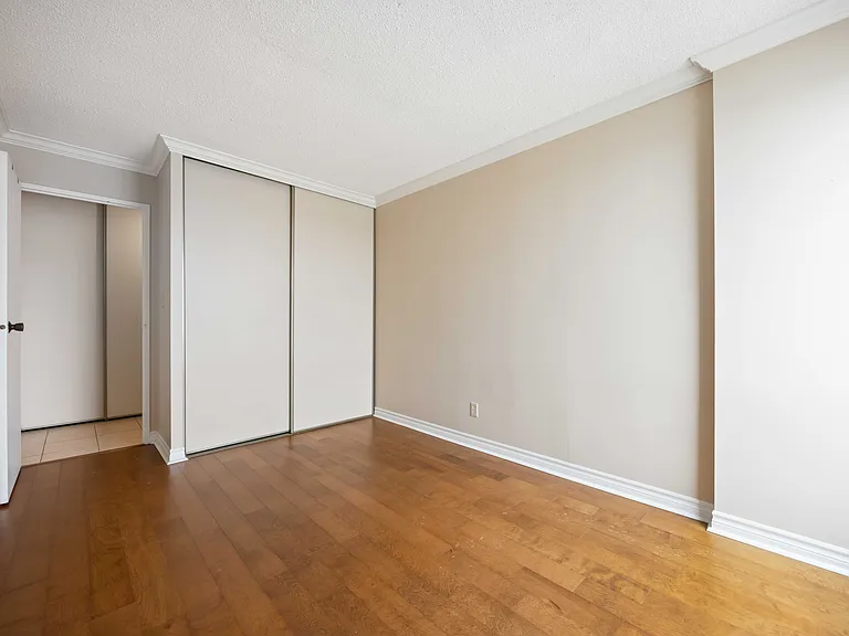 155 Front St N #1306 — Photo 18