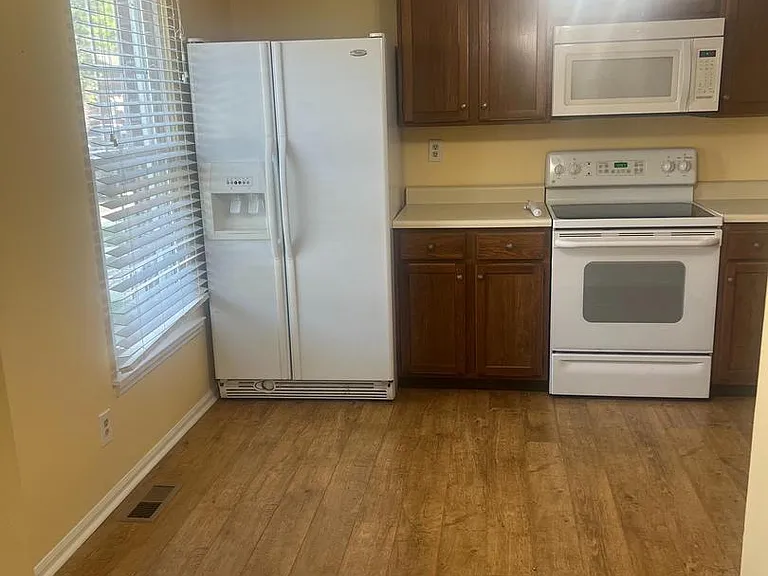 89 Dorchester Cir — Photo 5