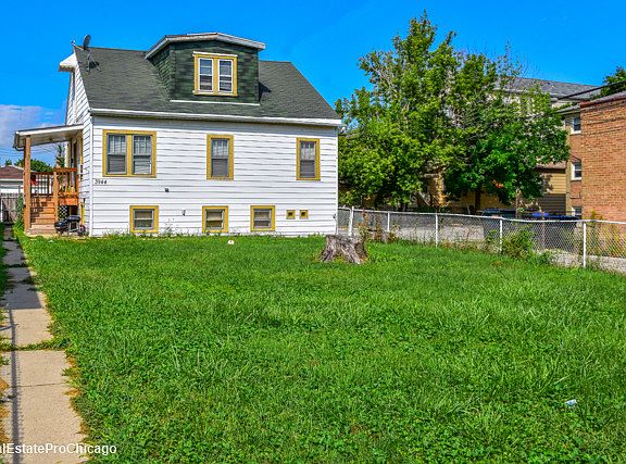 2nd image of 3944 N Sayre Ave