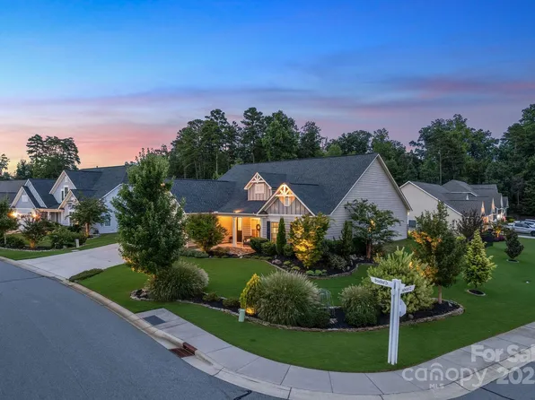 320 Broadleaf Dr, Denver, NC 28037