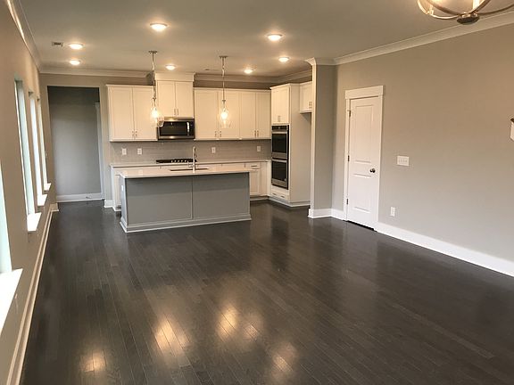 4th image of 309 Bucklebury Ct Lot 109
