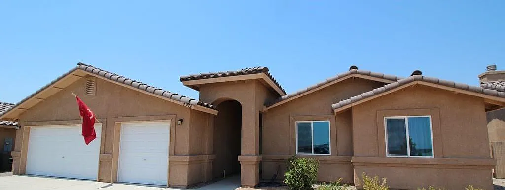 5 bed, 2024 sqft, $2,700 — Photo 2