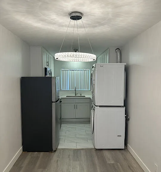 326 S Serrano Ave #4 — Photo 3
