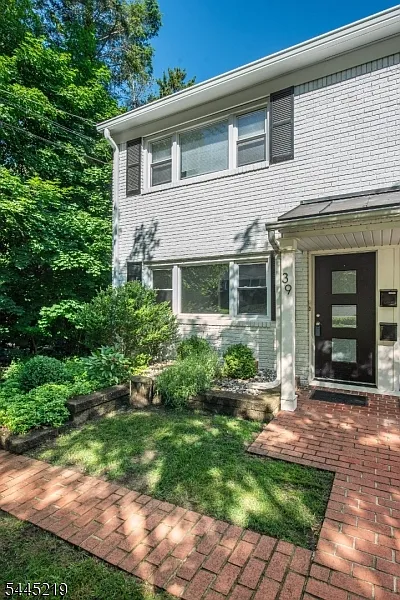 4 bed, 3.0 bath, $3,750 — Photo 3