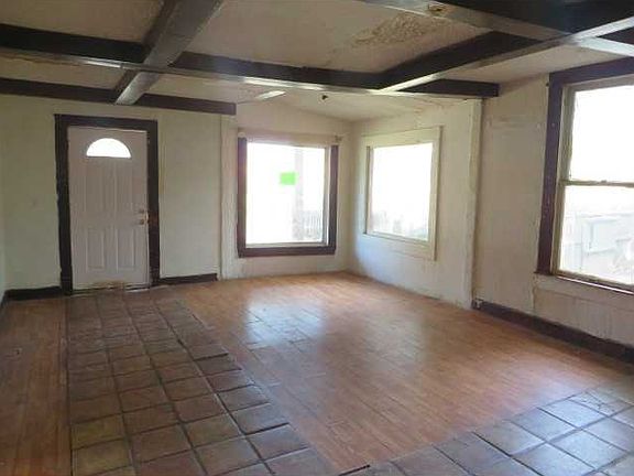 4th image of 2815 Stonewall St