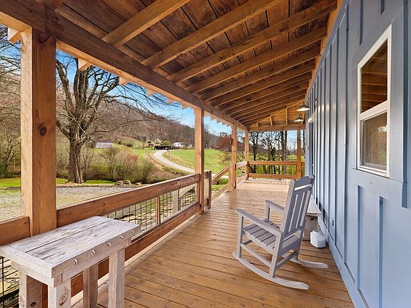 5th image of 33 Harris Ln