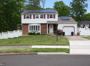 8 Birch Ct, Blackwood, NJ 08012