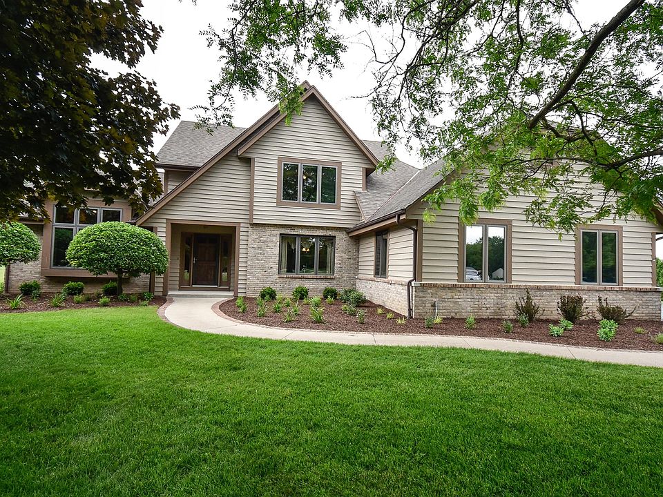 1st image of 829 Woodland Park Dr