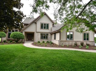 829 Woodland Park Dr, Delafield, WI 53018