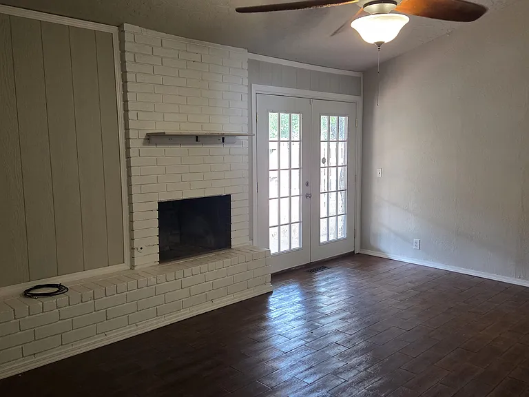 401 Norton Cir — Photo 7