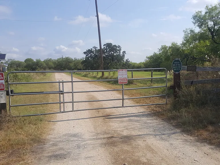 19515 Interstate Highway 37 S — Photo 3