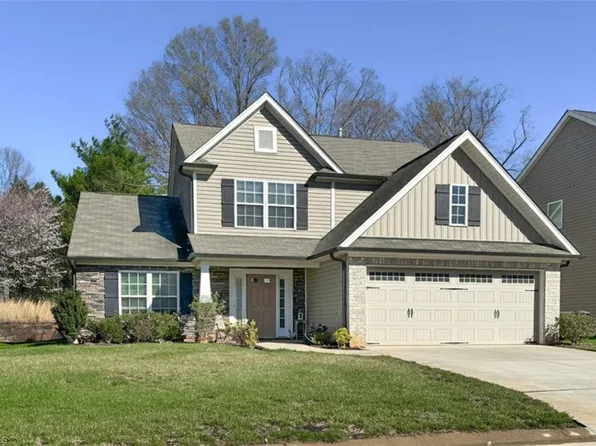 1460 Land Grove Dr, Kernersville, NC 27284