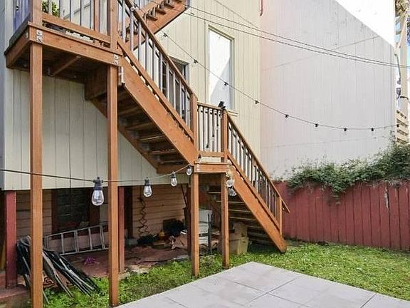 4th image of 1215 S Van Ness Ave Unit 1