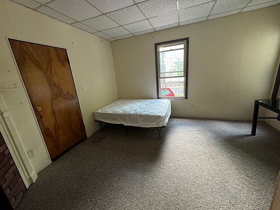 4th image of 301 N Ingalls St