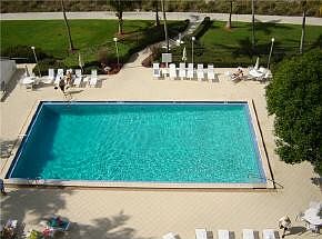 2nd image of 140 Seaview Ct #701
