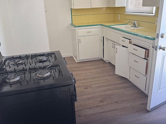 3rd image of 929-943 W 7th St #931