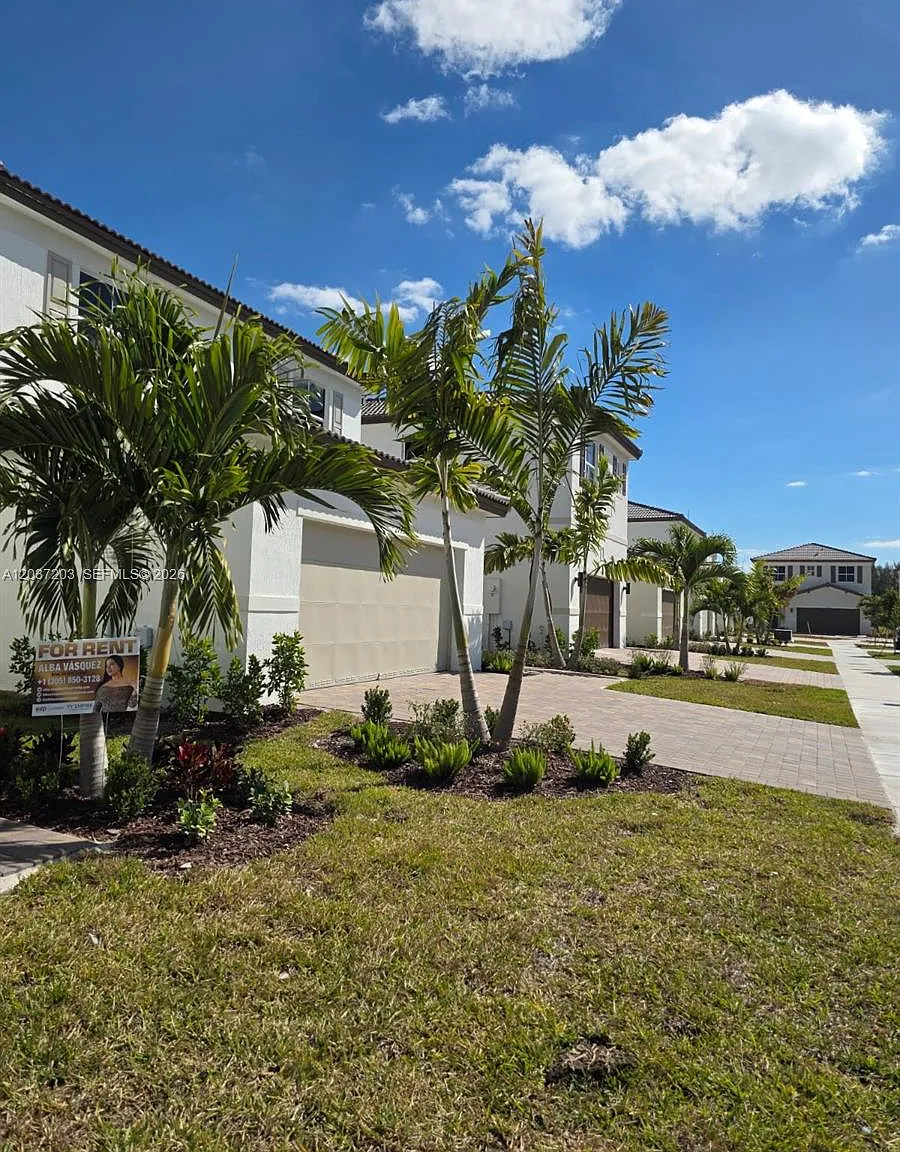 5 bed, 4.0 bath, $4,200 — Photo 4