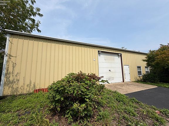 3rd image of 1273 Langram Rd