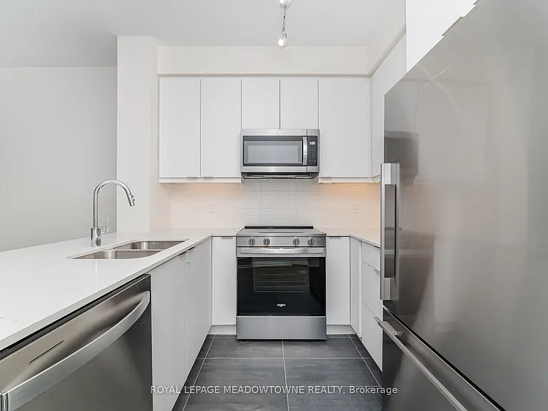 15 Watergarden Dr #207 — Photo 10