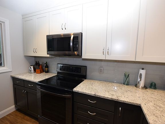 3rd image of 1822 E Eagle Bay Dr