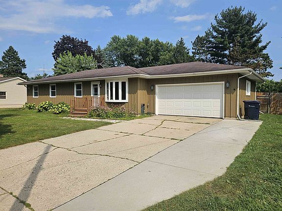 3rd image of 229 S Pontiac Dr