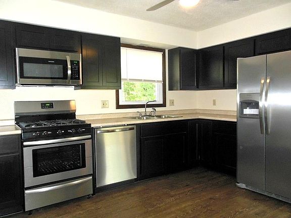 3rd image of 500 E 28th St