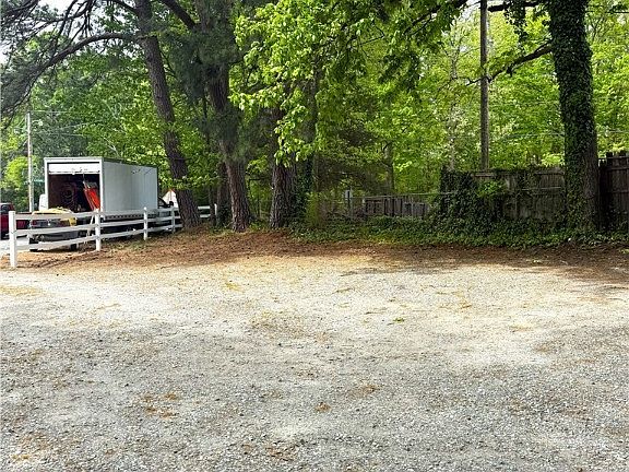 5th image of 6108 Glenway Dr