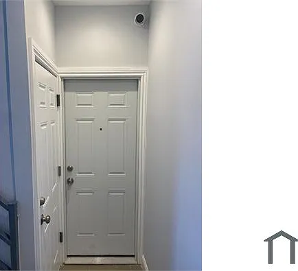 3 bed, 600 sqft, $3,373 — Photo 3