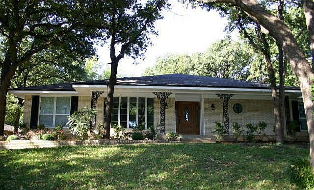 1st image of 3201 Yellowstone Dr
