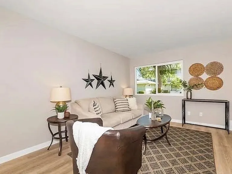 2512 Wanek Rd #C — Photo 2