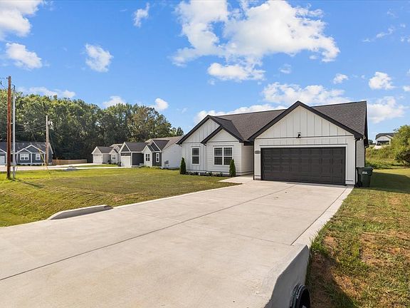 2nd image of 3008 Longview Ct