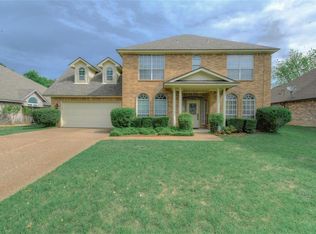 1333 Trinity Dr, Benbrook, TX 76126