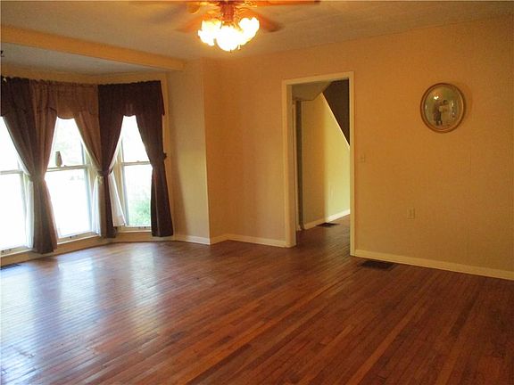 3rd image of 615 W North 4th St