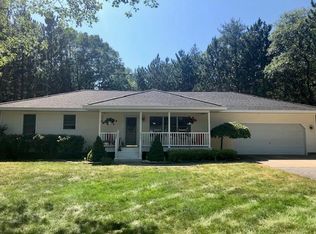 5290 Will Dr, Indian River, MI 49749