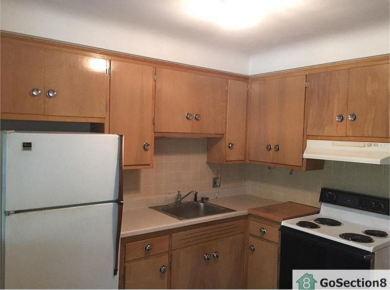 2nd image of 23770 Kelly Rd APT 2