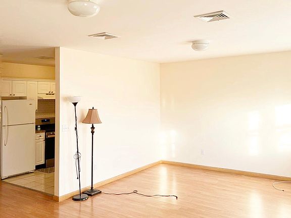 3rd image of 41 Dumont Ave #2
