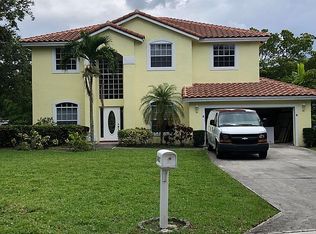 1602 NW 102nd Dr, Pompano Beach, FL 33071