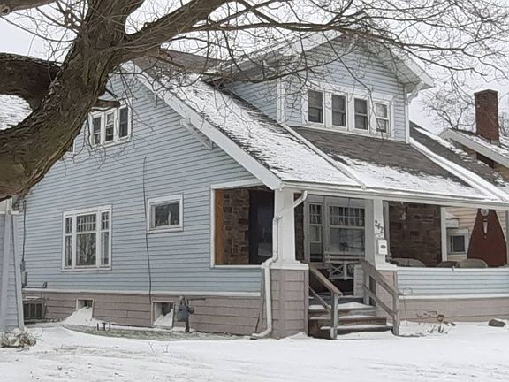 3rd image of 242 Thew Ave