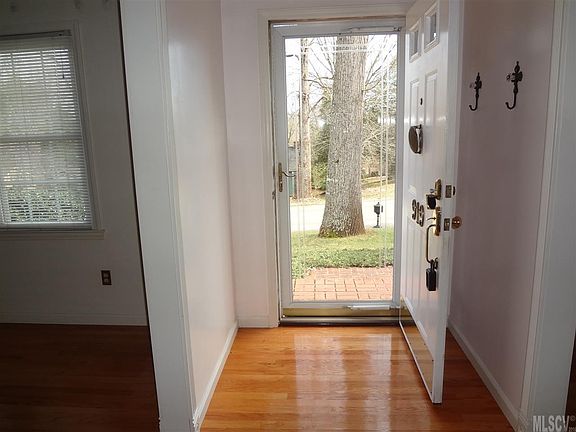 2nd image of 919 Hemlock Dr