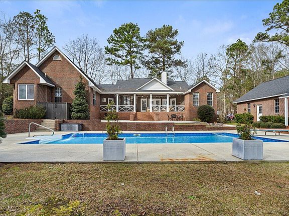 2nd image of 510 Longleaf Dr