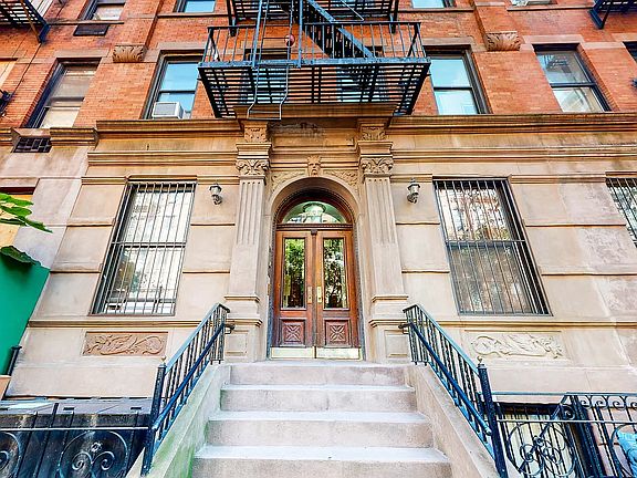 5th image of 320 E 93rd St APT 4C